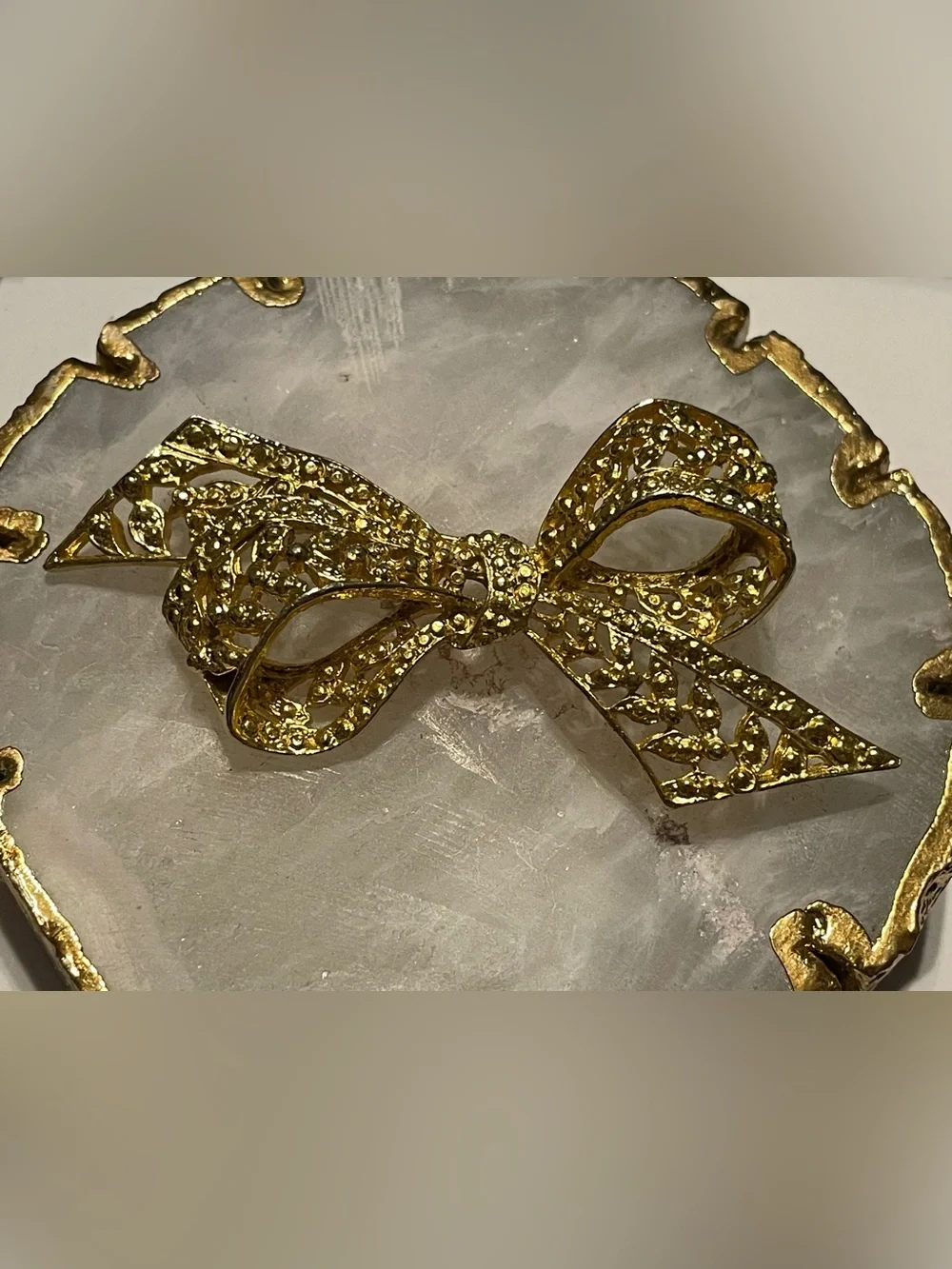 Vintage Gold Tone Large Bow Brooch #8595